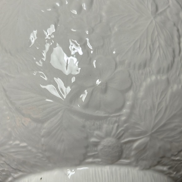 Vintage Davenport Strawberry and Grape Leaf 9" Chinese Bowl by Burleigh England - Picture 11 of 12